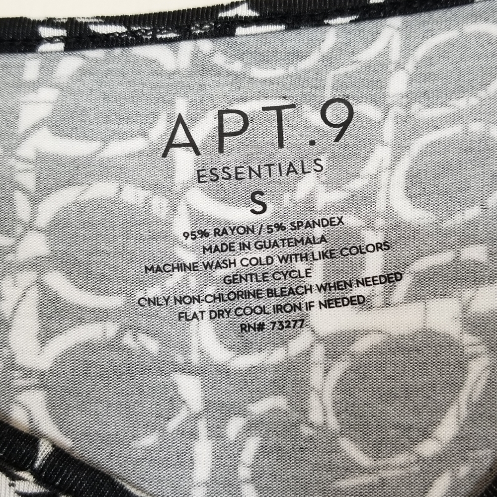 Apt 9 Geo Print 3/4 sleeve top - Picture 3 of 3
